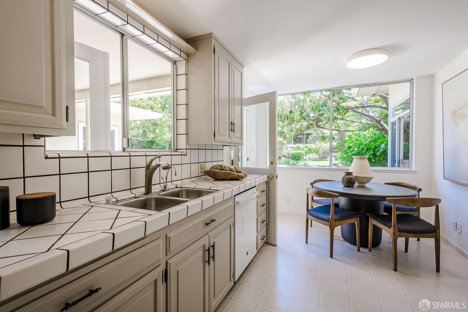 Detail Gallery Image 29 of 79 For 1745 Crockett Ln, Hillsborough,  CA 94010 - 5 Beds | 4 Baths