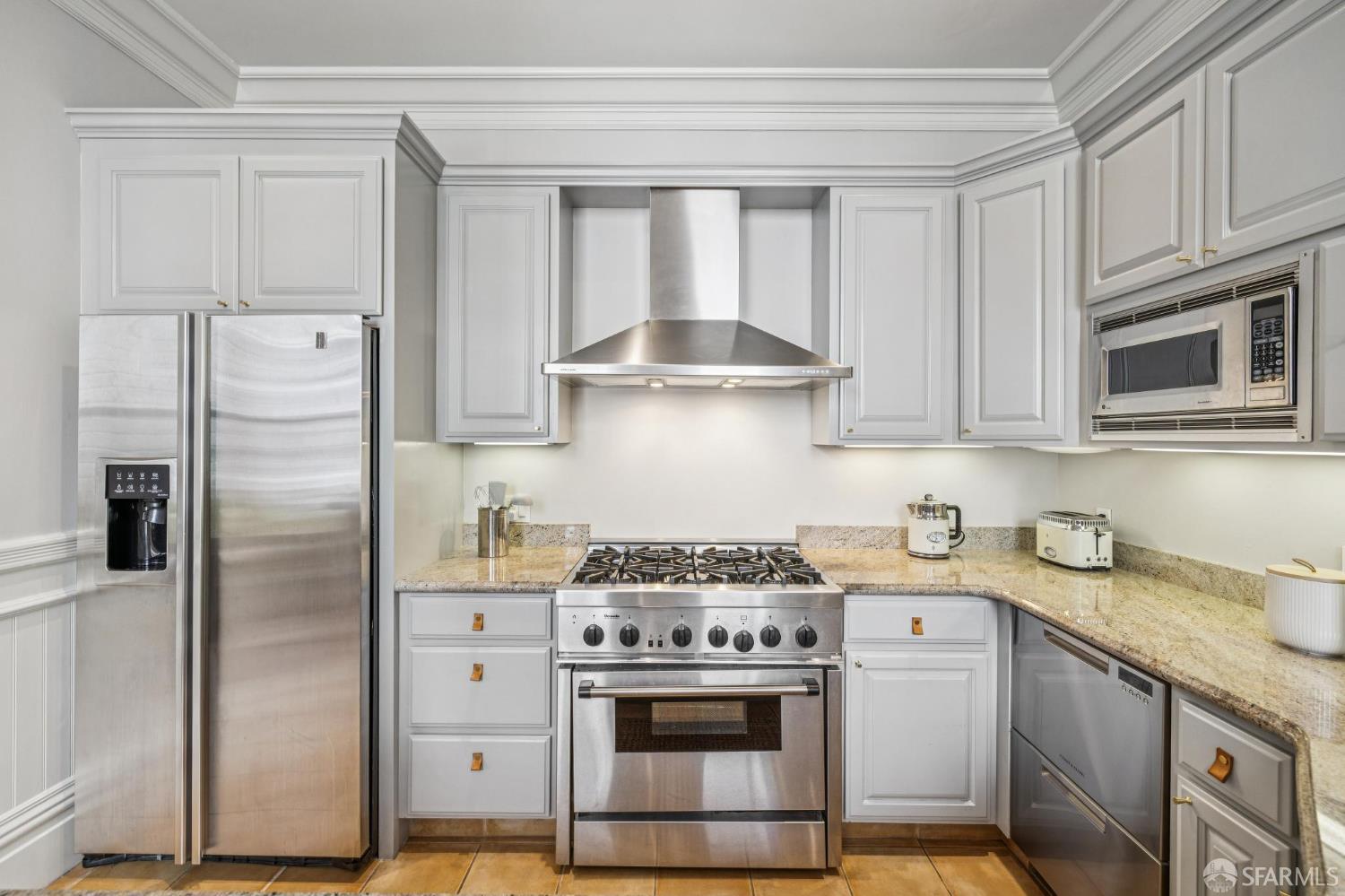 Detail Gallery Image 28 of 75 For 618 Haight St, San Francisco,  CA 94117 - 4 Beds | 3 Baths