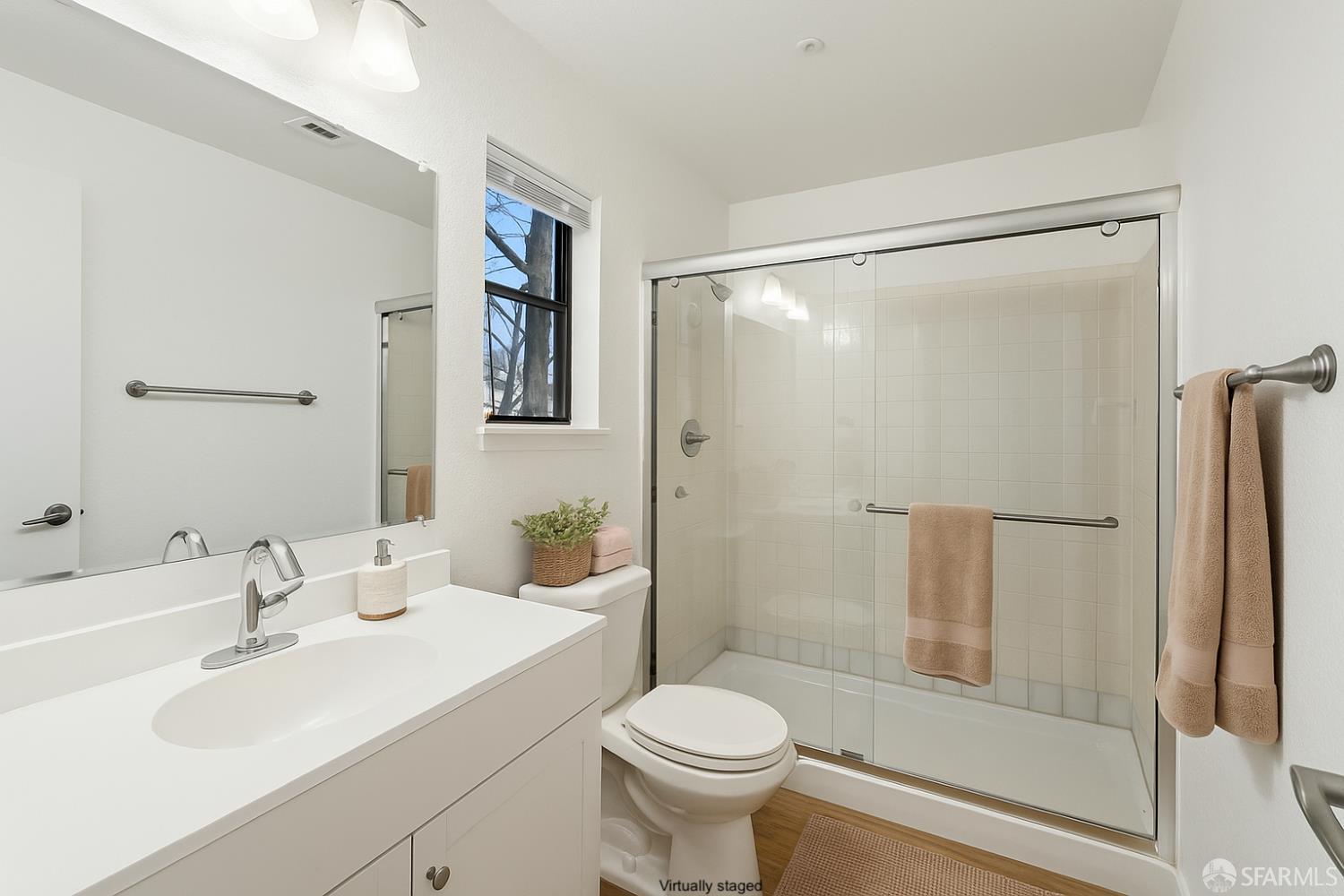 Detail Gallery Image 5 of 37 For 2204 Wildflower Ct, Daly City,  CA 94014 - 2 Beds | 2 Baths