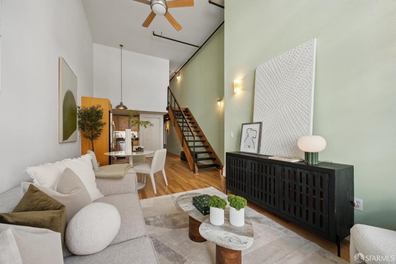Photo #5: 425067644 Listing 