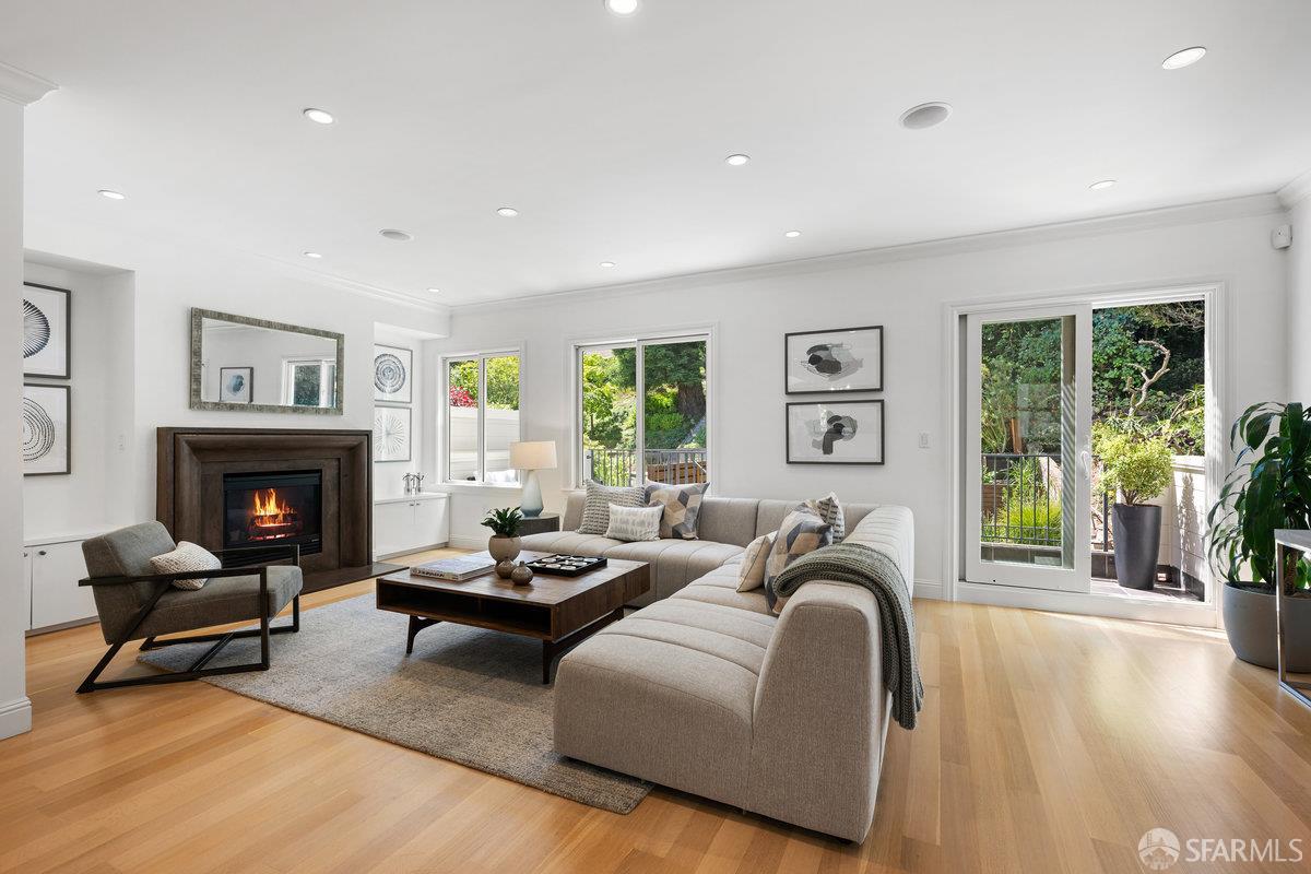 Detail Gallery Image 7 of 56 For 1187 Stanyan St, San Francisco,  CA 94117 - 5 Beds | 4/1 Baths