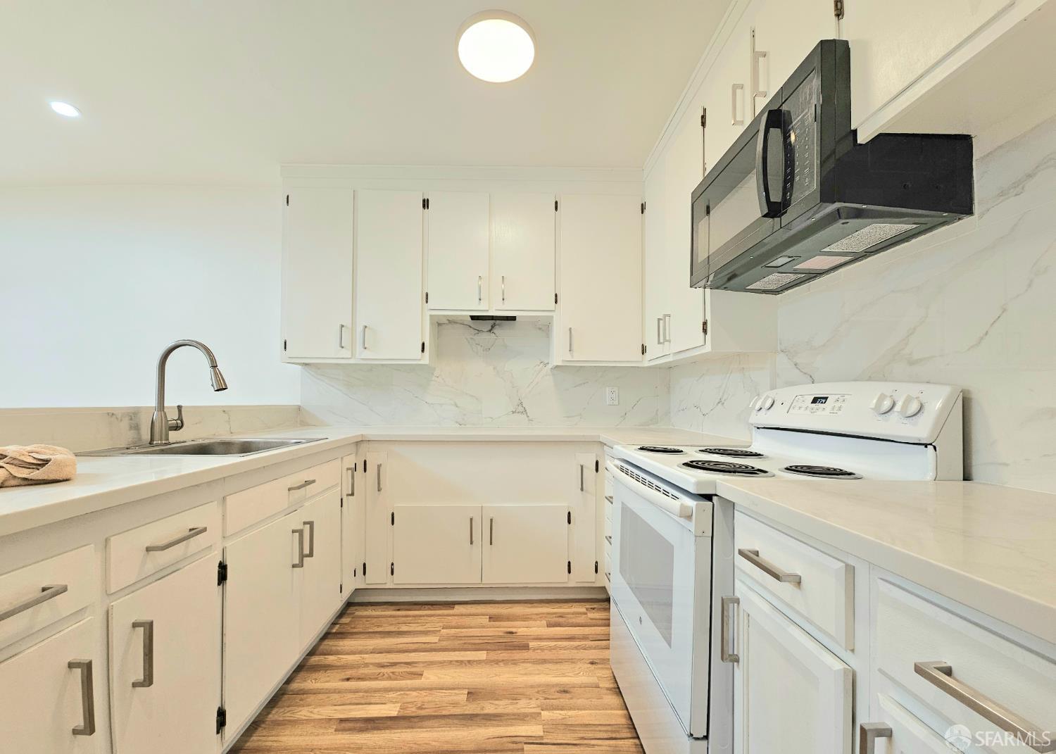 Detail Gallery Image 10 of 64 For 823 Webster St, Oakland,  CA 94607 - – Beds | – Baths