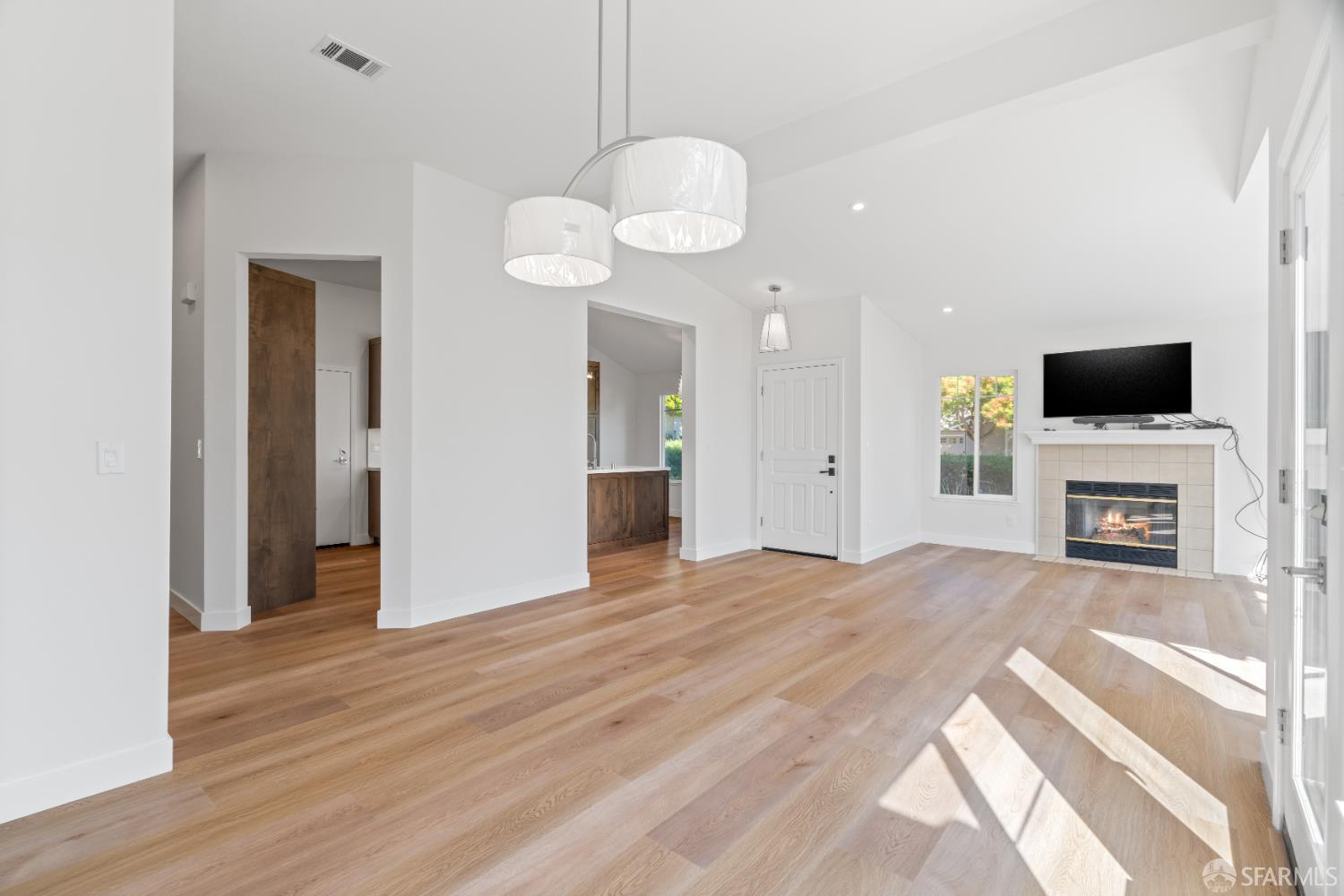 Detail Gallery Image 13 of 54 For 8779 Fruit Barn Ln, San Jose,  CA 95135 - 2 Beds | 2 Baths
