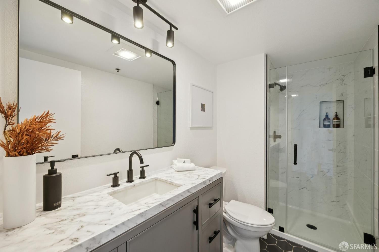 Detail Gallery Image 25 of 52 For 175 Bluxome St #301,  San Francisco,  CA 94107 - 2 Beds | 2 Baths