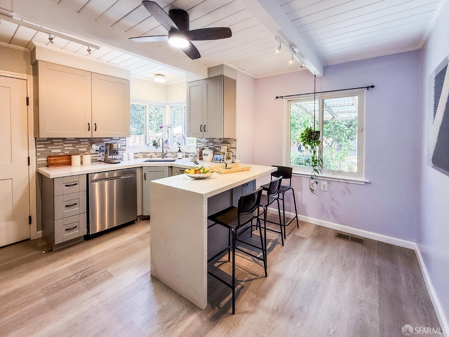 Detail Gallery Image 4 of 18 For 1044 Ventura St, Richmond,  CA 94805 - 2 Beds | 1 Baths