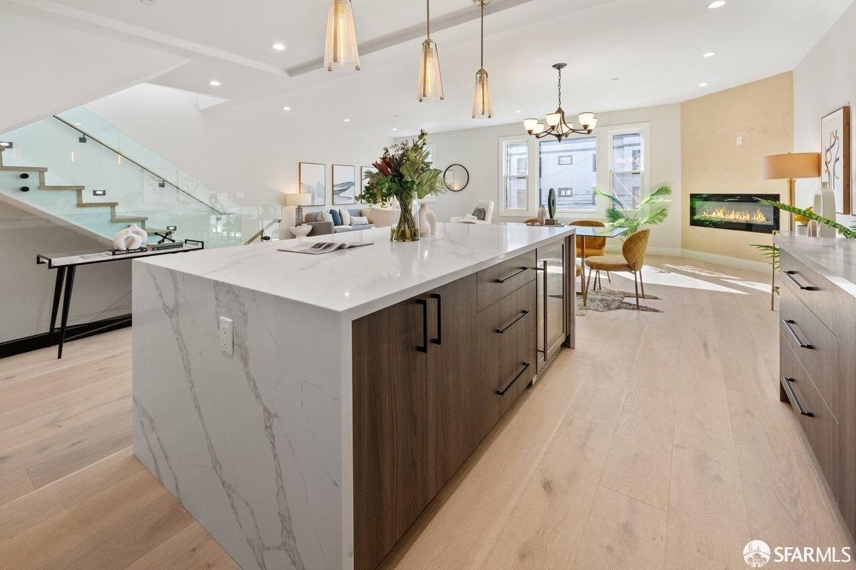 Detail Gallery Image 6 of 27 For 2219 Bryant St a,  San Francisco,  CA 94110 - 5 Beds | 4 Baths