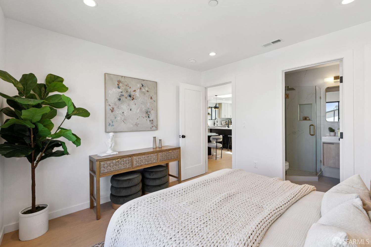 Detail Gallery Image 26 of 60 For 134 Canterbury Ave, Daly City,  CA 94015 - 4 Beds | 4 Baths