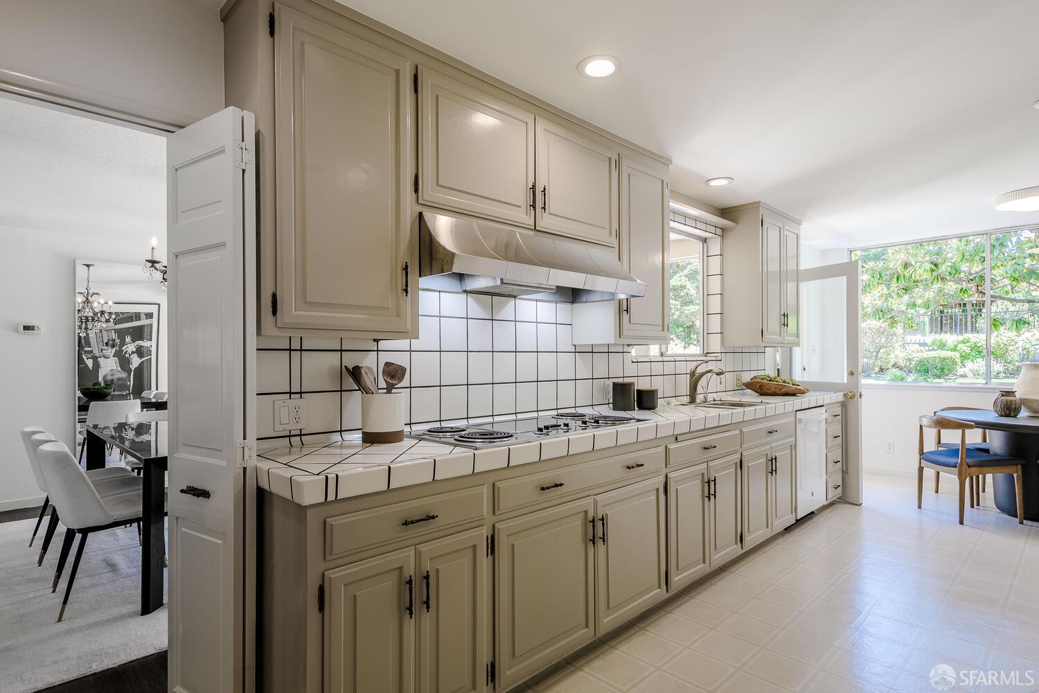 Detail Gallery Image 28 of 79 For 1745 Crockett Ln, Hillsborough,  CA 94010 - 5 Beds | 4 Baths