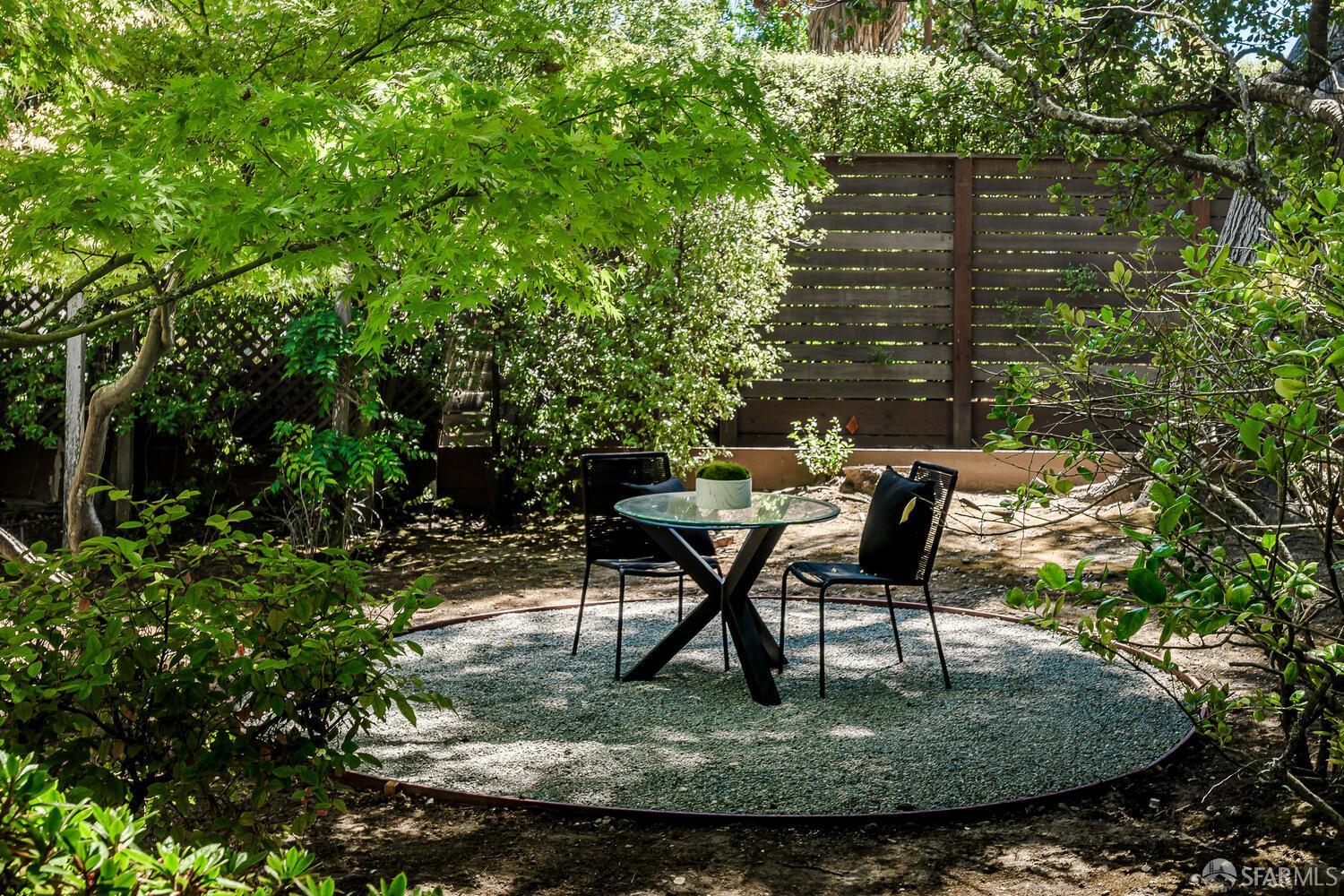 Detail Gallery Image 17 of 79 For 1745 Crockett Ln, Hillsborough,  CA 94010 - 5 Beds | 4 Baths