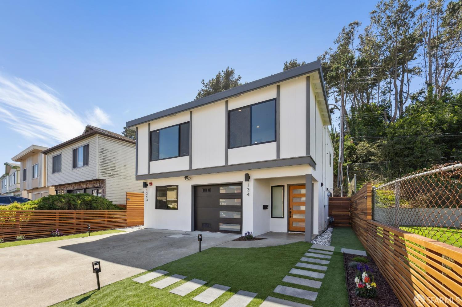 Detail Gallery Image 6 of 60 For 134 Canterbury Ave, Daly City,  CA 94015 - 4 Beds | 4 Baths