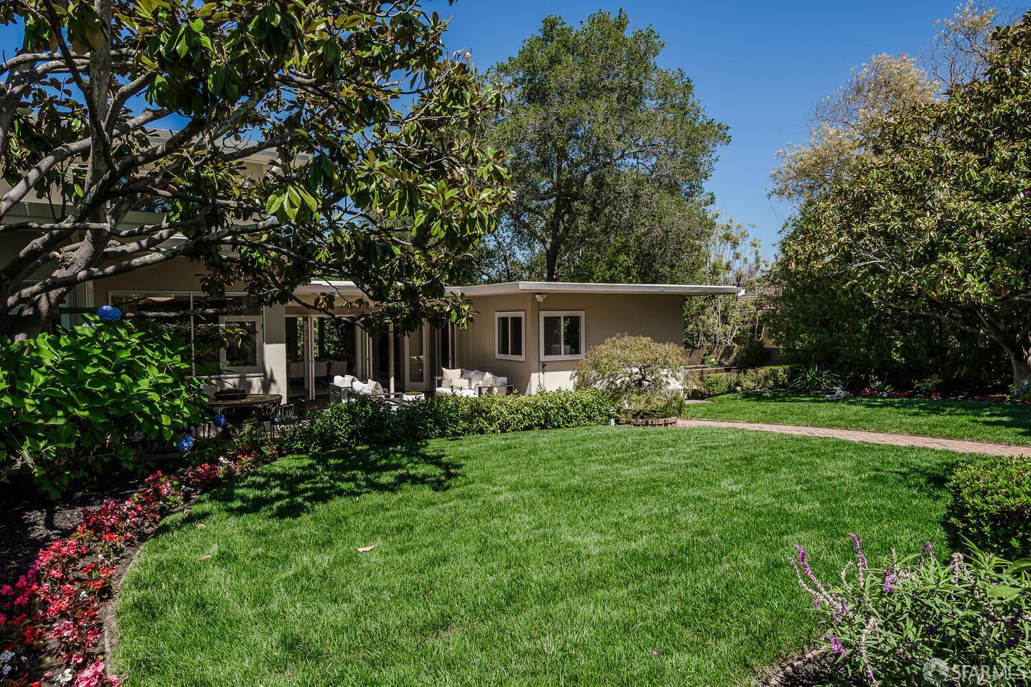 Detail Gallery Image 11 of 79 For 1745 Crockett Ln, Hillsborough,  CA 94010 - 5 Beds | 4 Baths