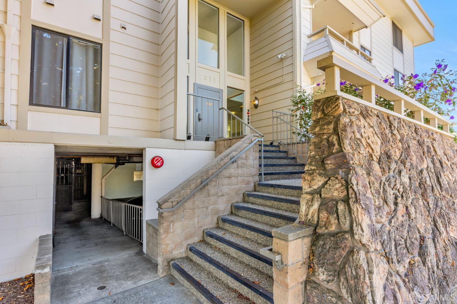 Detail Gallery Image 5 of 22 For 2077 Washington Ave #111,  San Leandro,  CA 94577 - 1 Beds | 1 Baths