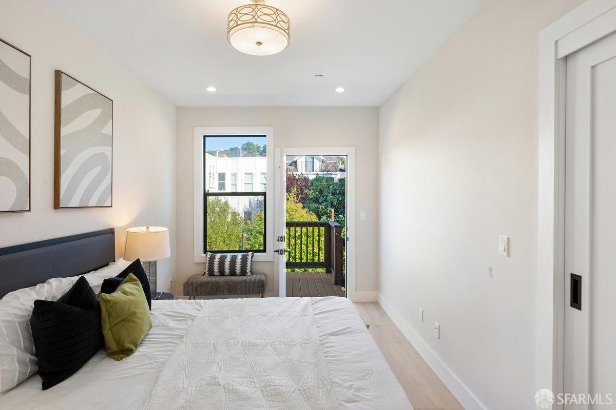 Detail Gallery Image 9 of 27 For 2219 Bryant St a,  San Francisco,  CA 94110 - 5 Beds | 4 Baths