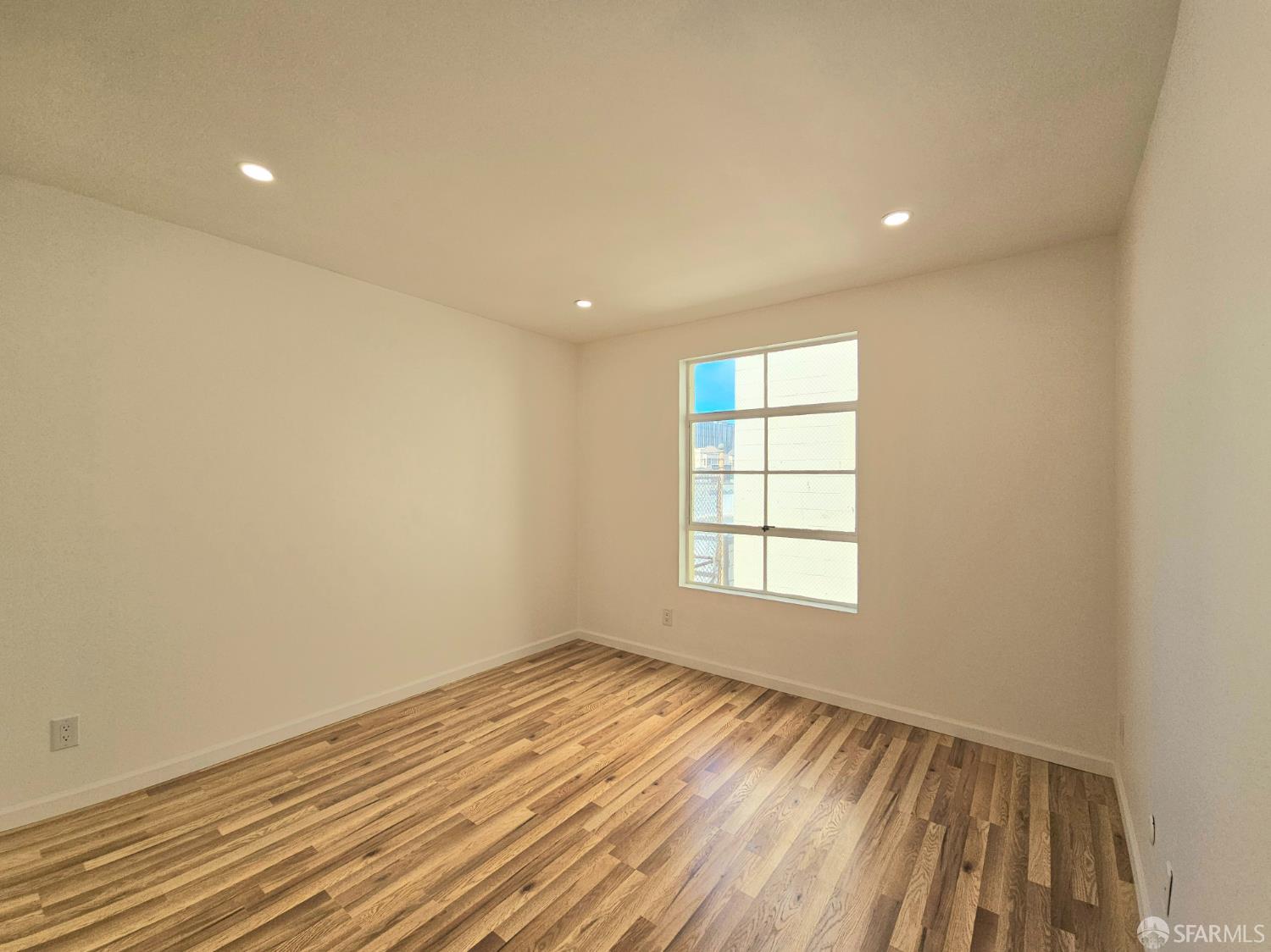 Detail Gallery Image 15 of 64 For 823 Webster St, Oakland,  CA 94607 - – Beds | – Baths