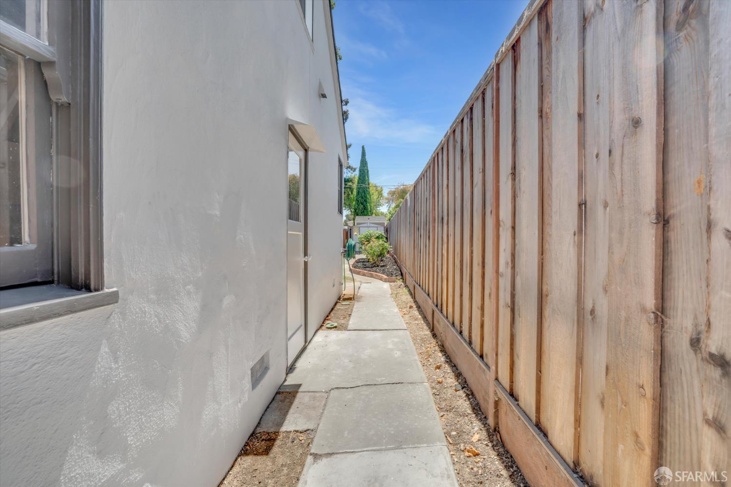 Detail Gallery Image 30 of 44 For 3616 Hoover St, Redwood City,  CA 94063 - 2 Beds | 1 Baths