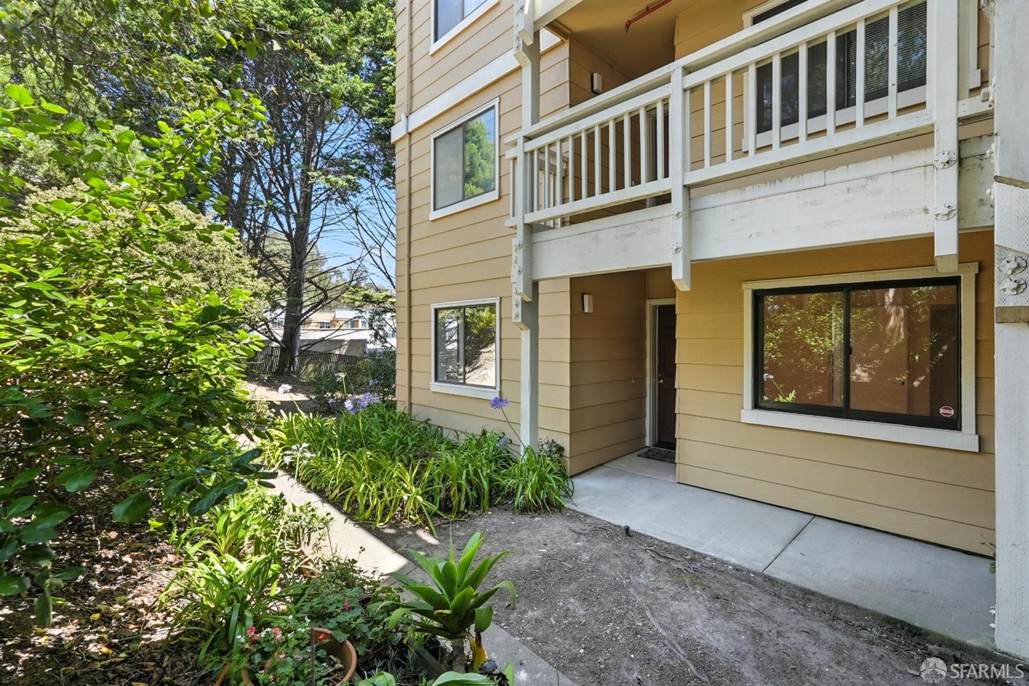 Detail Gallery Image 33 of 37 For 2204 Wildflower Ct, Daly City,  CA 94014 - 2 Beds | 2 Baths