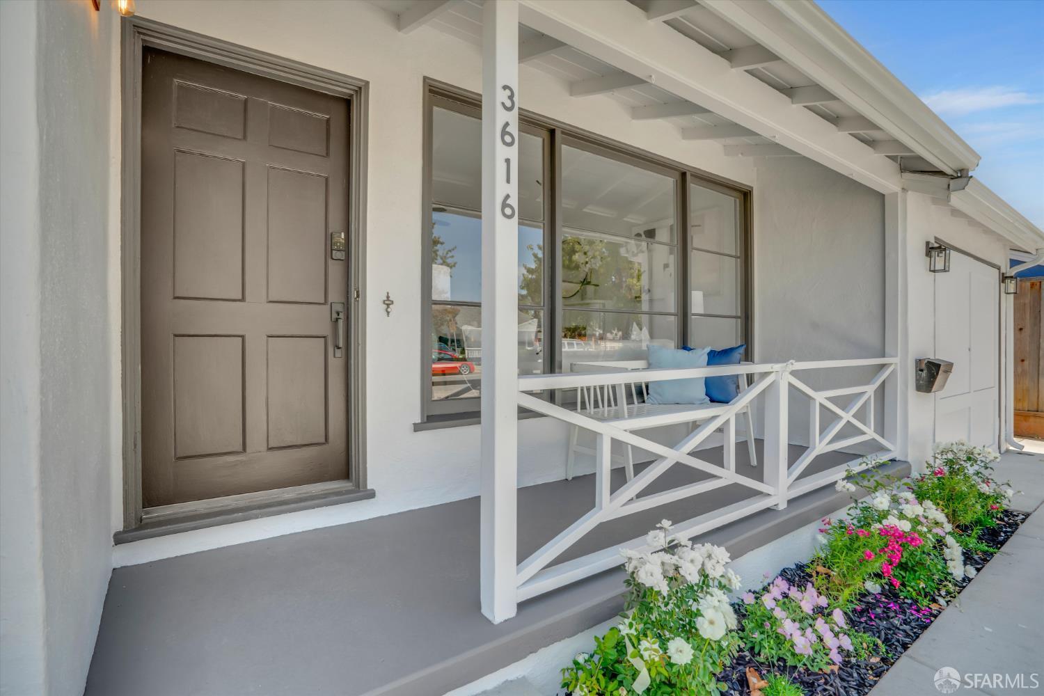 Detail Gallery Image 5 of 44 For 3616 Hoover St, Redwood City,  CA 94063 - 2 Beds | 1 Baths