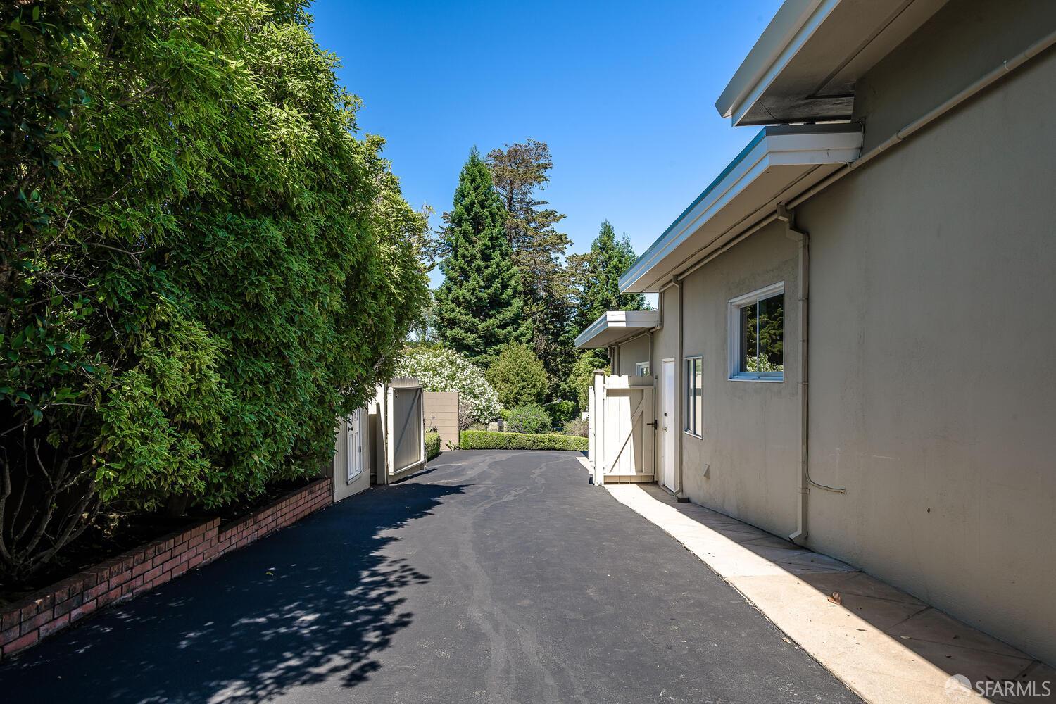 Detail Gallery Image 63 of 79 For 1745 Crockett Ln, Hillsborough,  CA 94010 - 5 Beds | 4 Baths