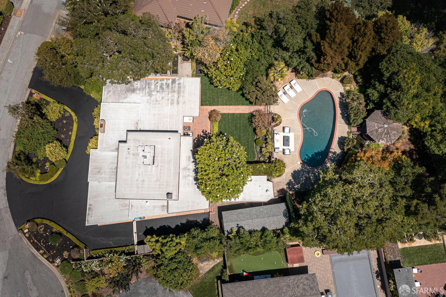 Detail Gallery Image 2 of 79 For 1745 Crockett Ln, Hillsborough,  CA 94010 - 5 Beds | 4 Baths