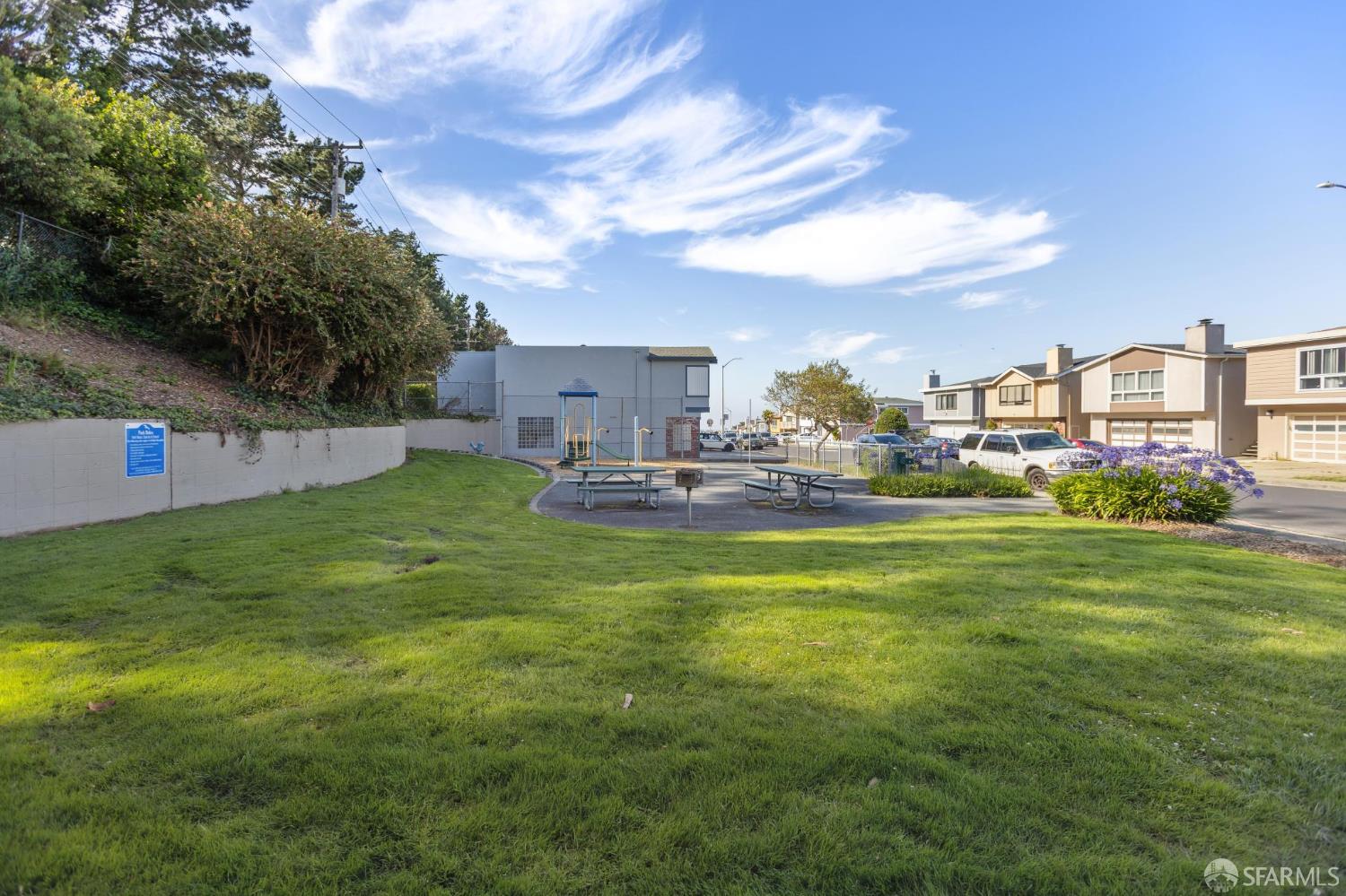Detail Gallery Image 45 of 60 For 134 Canterbury Ave, Daly City,  CA 94015 - 4 Beds | 4 Baths