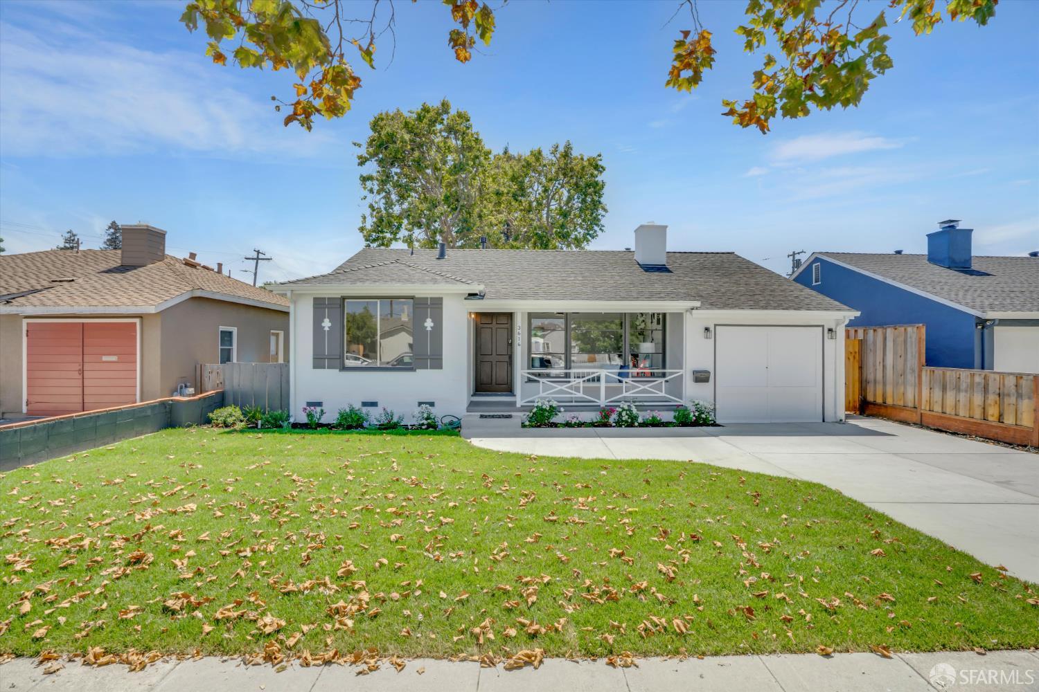Detail Gallery Image 1 of 44 For 3616 Hoover St, Redwood City,  CA 94063 - 2 Beds | 1 Baths