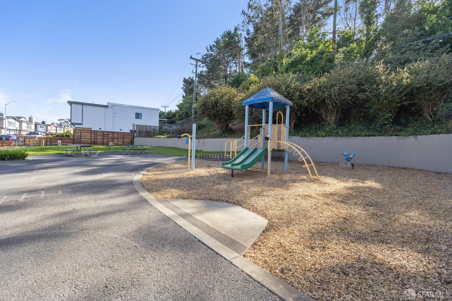 Detail Gallery Image 44 of 60 For 134 Canterbury Ave, Daly City,  CA 94015 - 4 Beds | 4 Baths