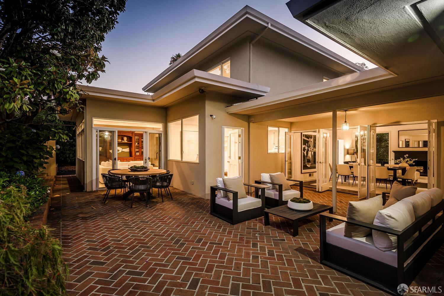 Detail Gallery Image 5 of 79 For 1745 Crockett Ln, Hillsborough,  CA 94010 - 5 Beds | 4 Baths