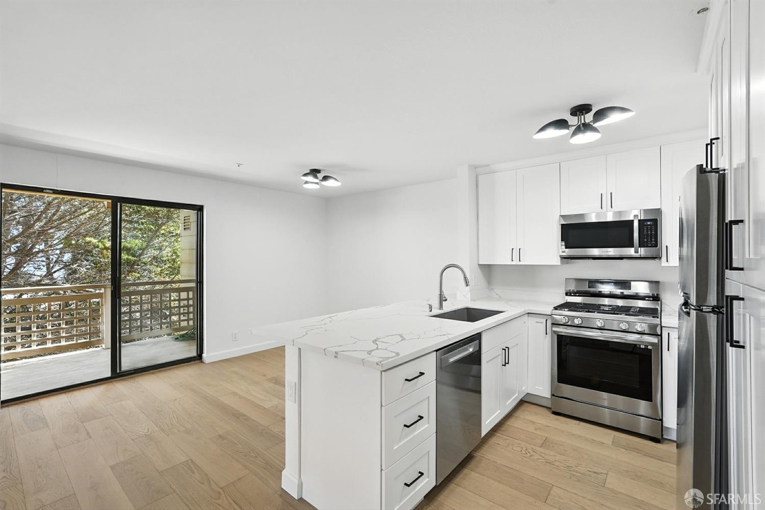 Detail Gallery Image 15 of 37 For 2204 Wildflower Ct, Daly City,  CA 94014 - 2 Beds | 2 Baths