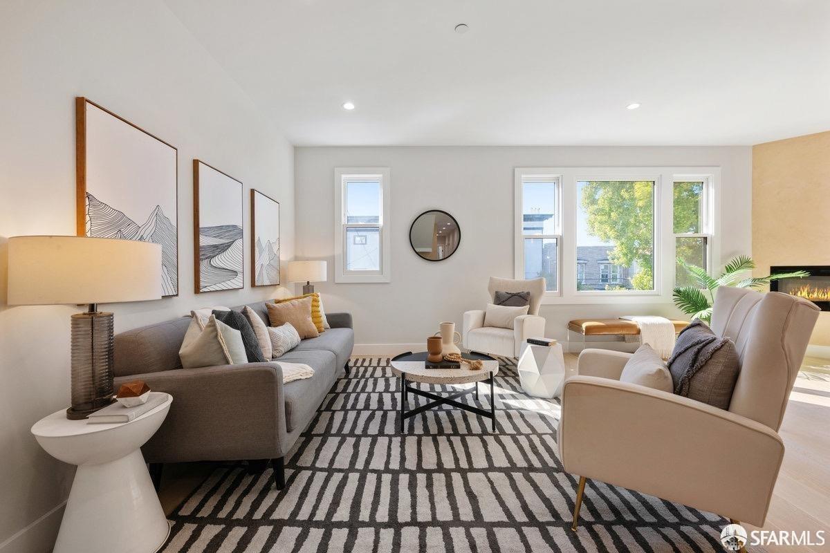 Detail Gallery Image 3 of 27 For 2219 Bryant St a,  San Francisco,  CA 94110 - 5 Beds | 4 Baths