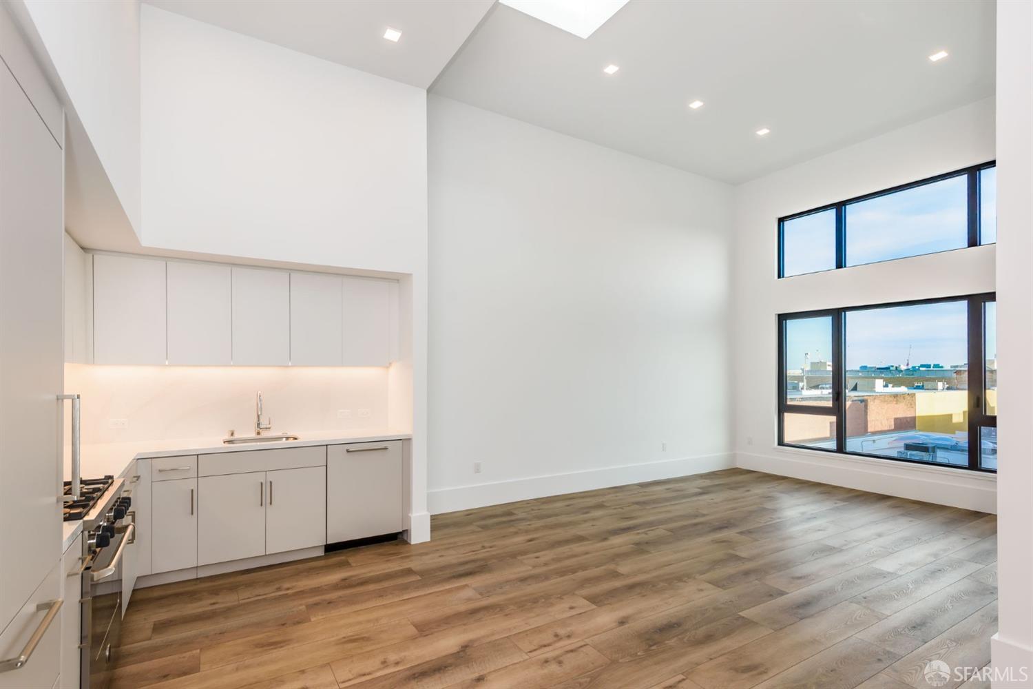 Photo #6: 425067865 Listing 
