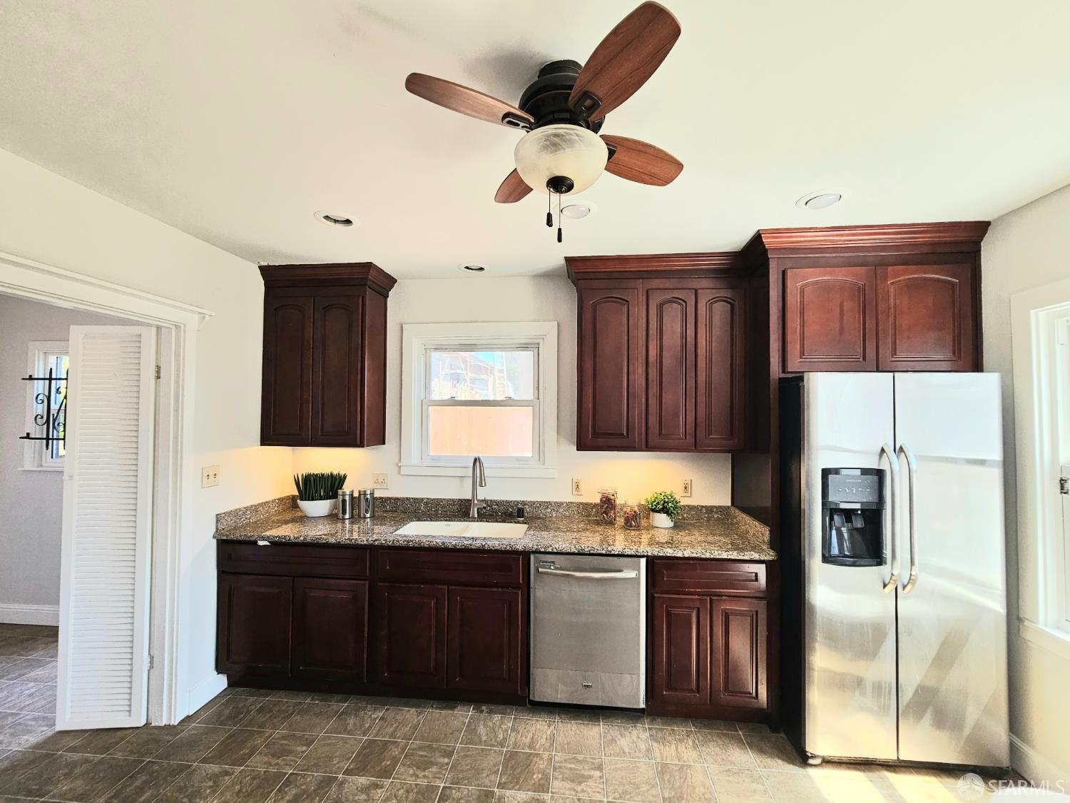 Detail Gallery Image 8 of 21 For 4320 Adeline St, Emeryville,  CA 94608 - 2 Beds | 1 Baths