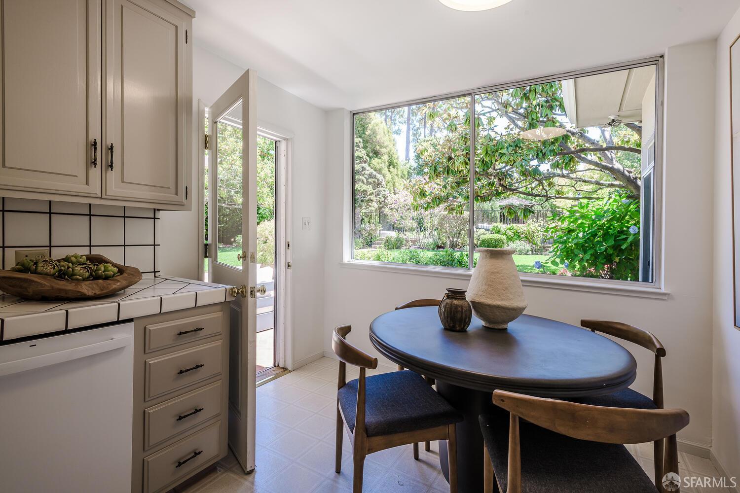 Detail Gallery Image 30 of 79 For 1745 Crockett Ln, Hillsborough,  CA 94010 - 5 Beds | 4 Baths
