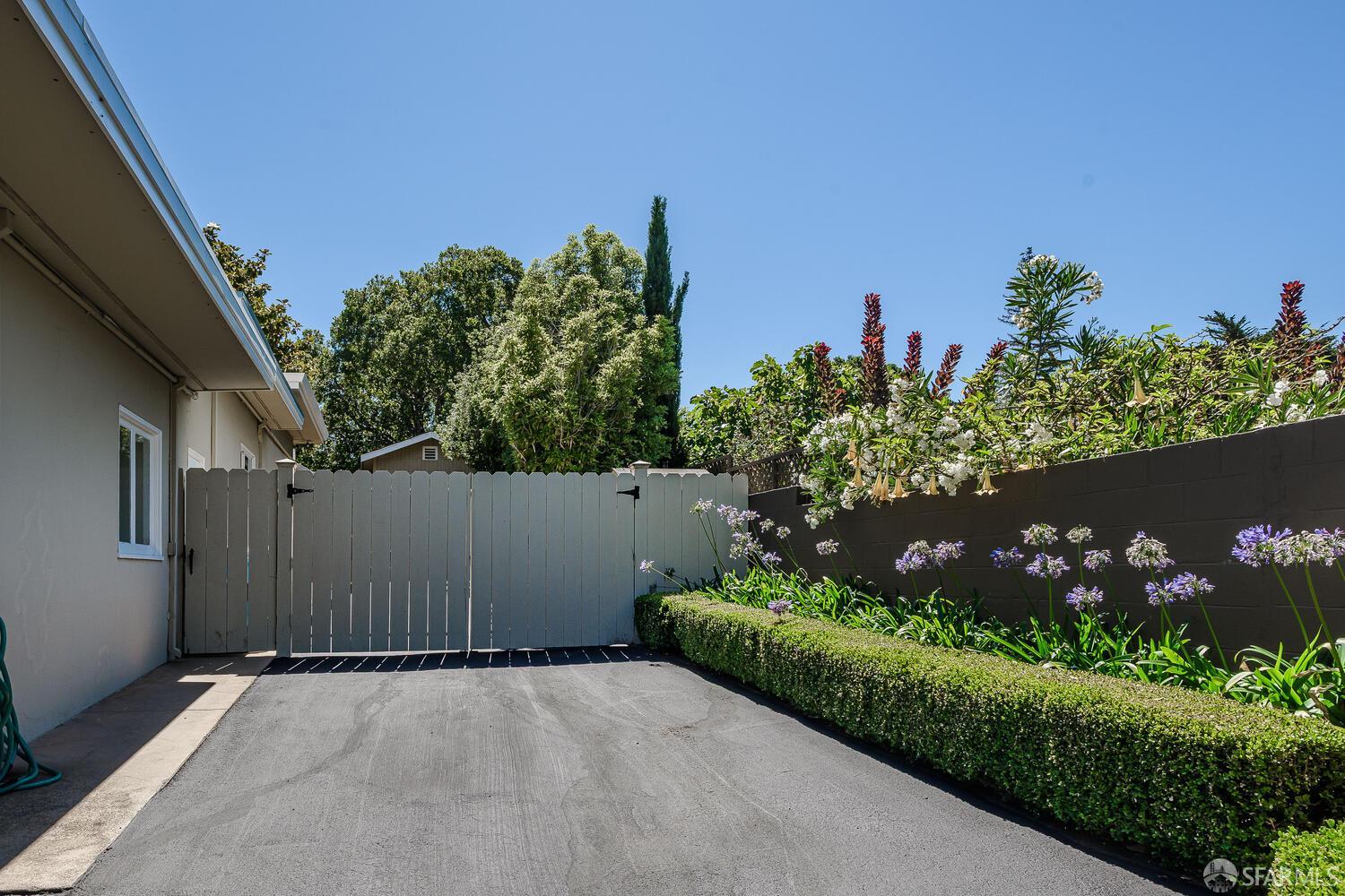 Detail Gallery Image 57 of 79 For 1745 Crockett Ln, Hillsborough,  CA 94010 - 5 Beds | 4 Baths