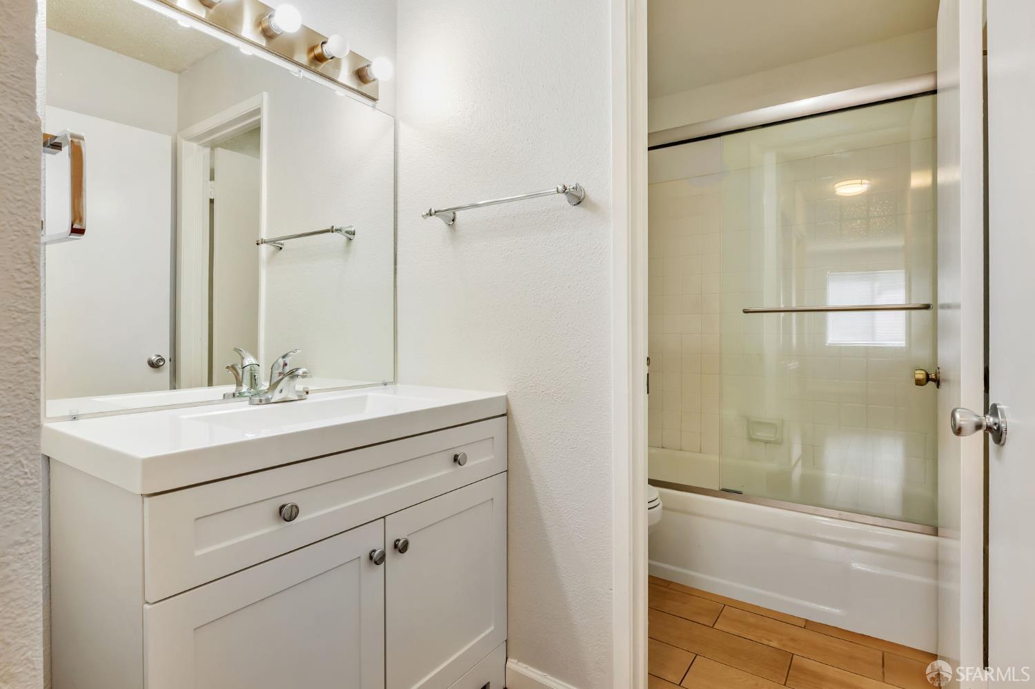 Detail Gallery Image 14 of 22 For 2077 Washington Ave #111,  San Leandro,  CA 94577 - 1 Beds | 1 Baths
