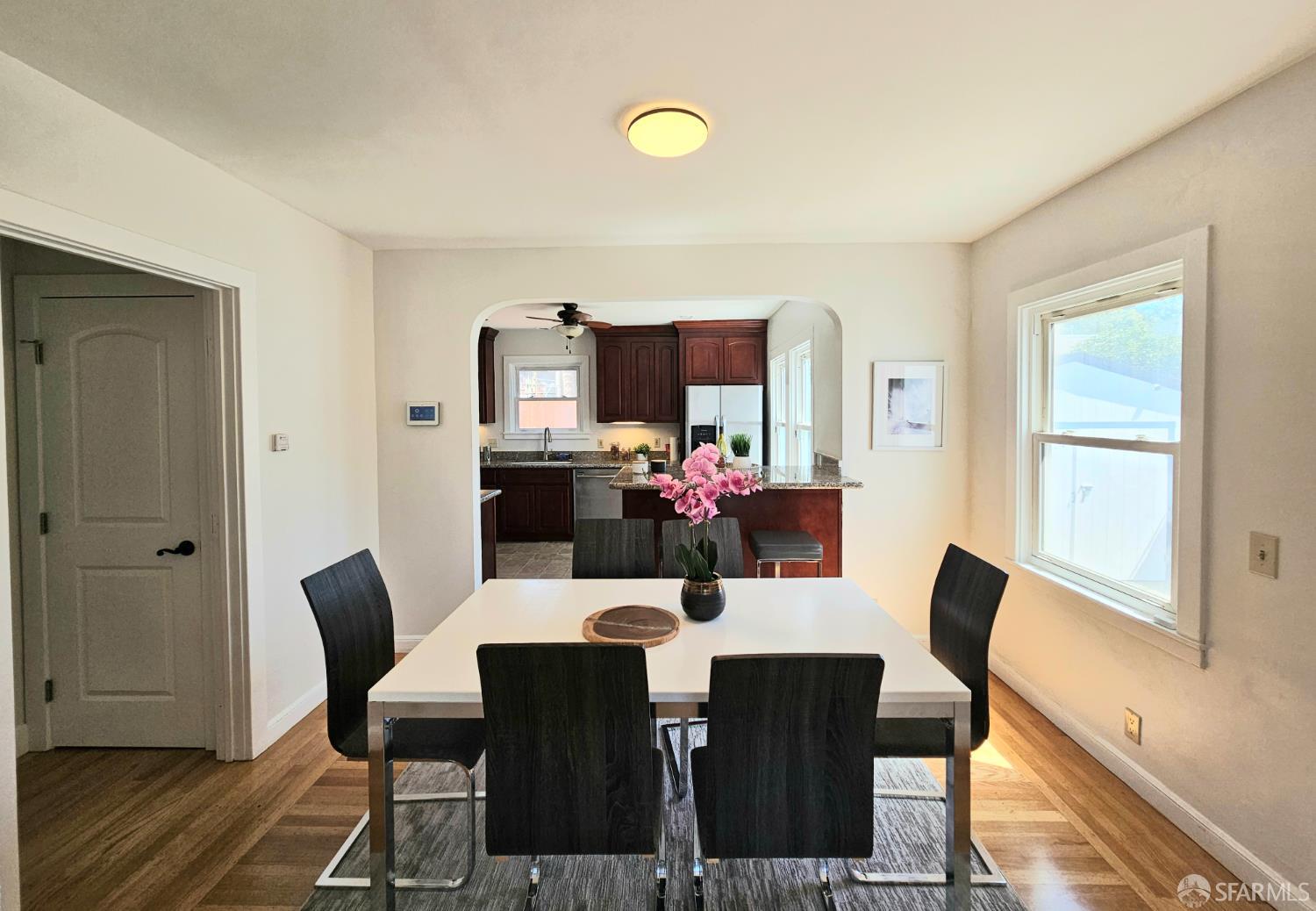 Detail Gallery Image 5 of 21 For 4320 Adeline St, Emeryville,  CA 94608 - 2 Beds | 1 Baths