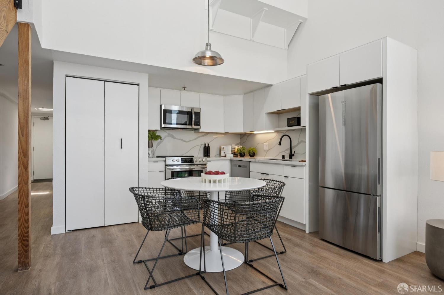 Detail Gallery Image 9 of 52 For 175 Bluxome St #301,  San Francisco,  CA 94107 - 2 Beds | 2 Baths