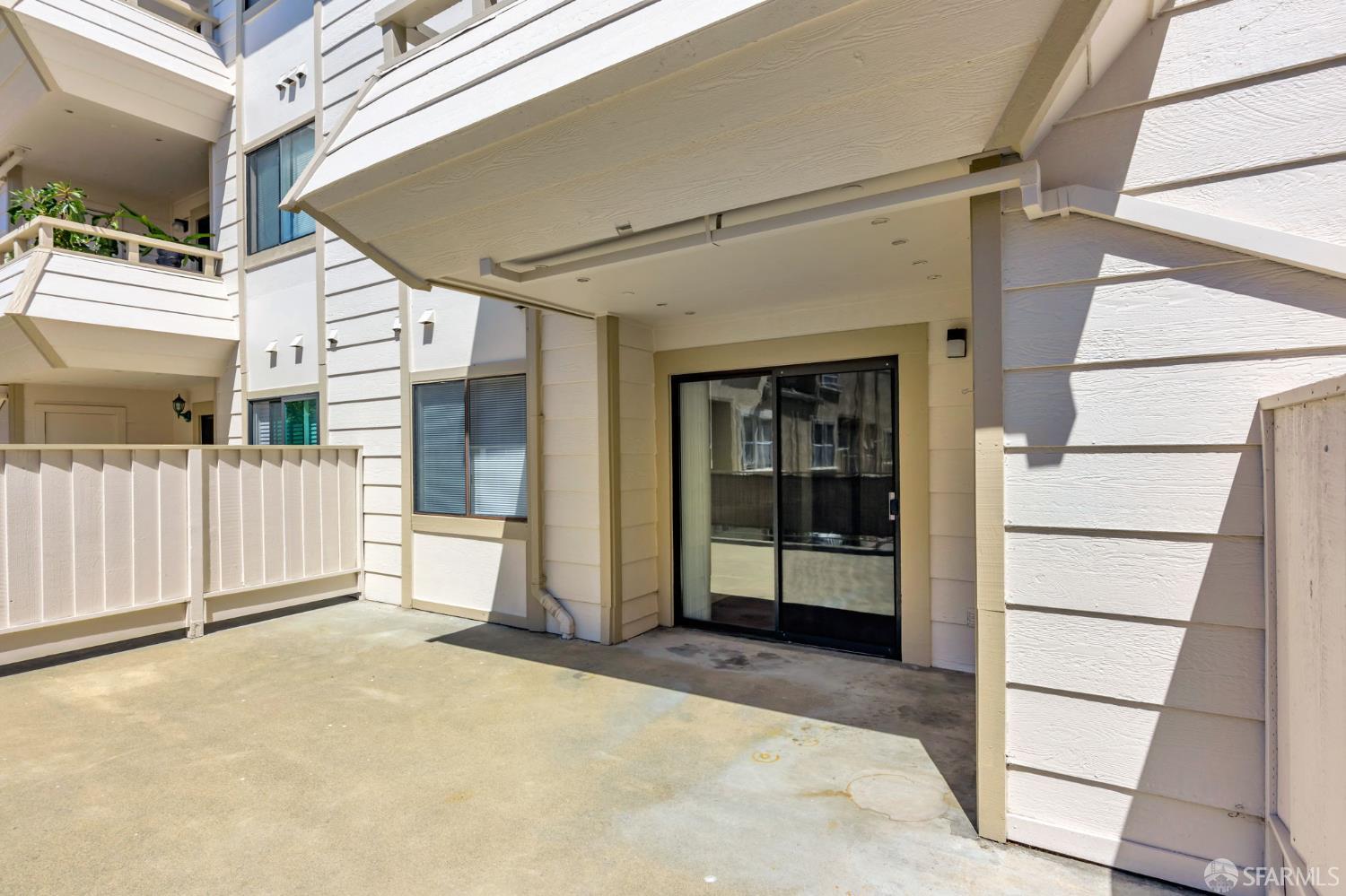 Detail Gallery Image 18 of 22 For 2077 Washington Ave #111,  San Leandro,  CA 94577 - 1 Beds | 1 Baths