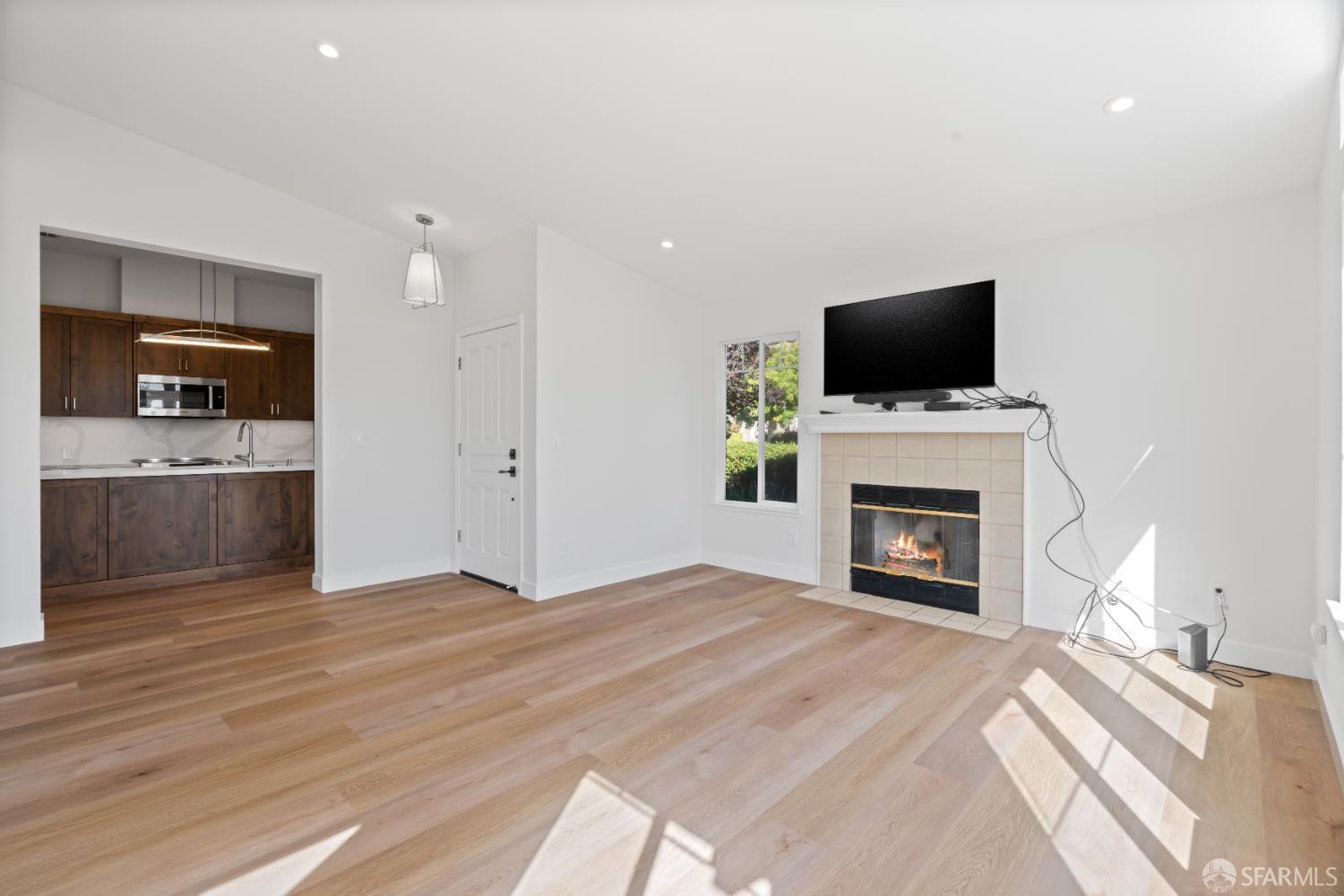 Detail Gallery Image 10 of 54 For 8779 Fruit Barn Ln, San Jose,  CA 95135 - 2 Beds | 2 Baths