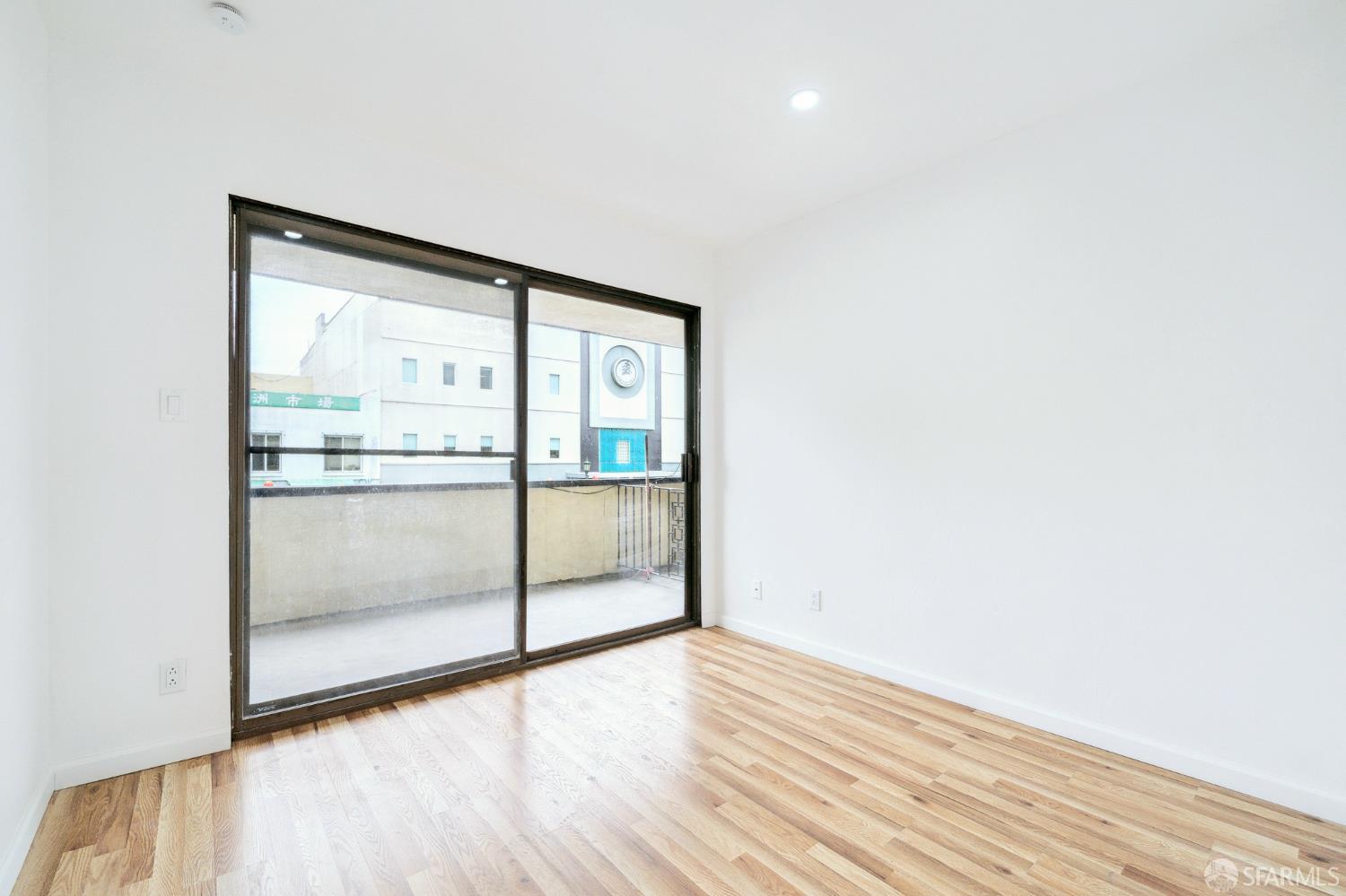 Detail Gallery Image 18 of 64 For 823 Webster St, Oakland,  CA 94607 - – Beds | – Baths
