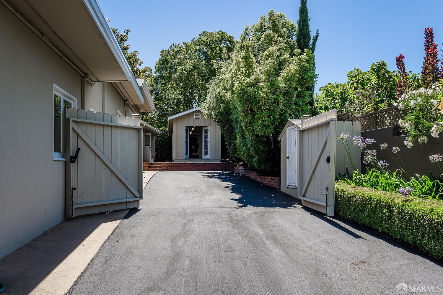 Detail Gallery Image 58 of 79 For 1745 Crockett Ln, Hillsborough,  CA 94010 - 5 Beds | 4 Baths