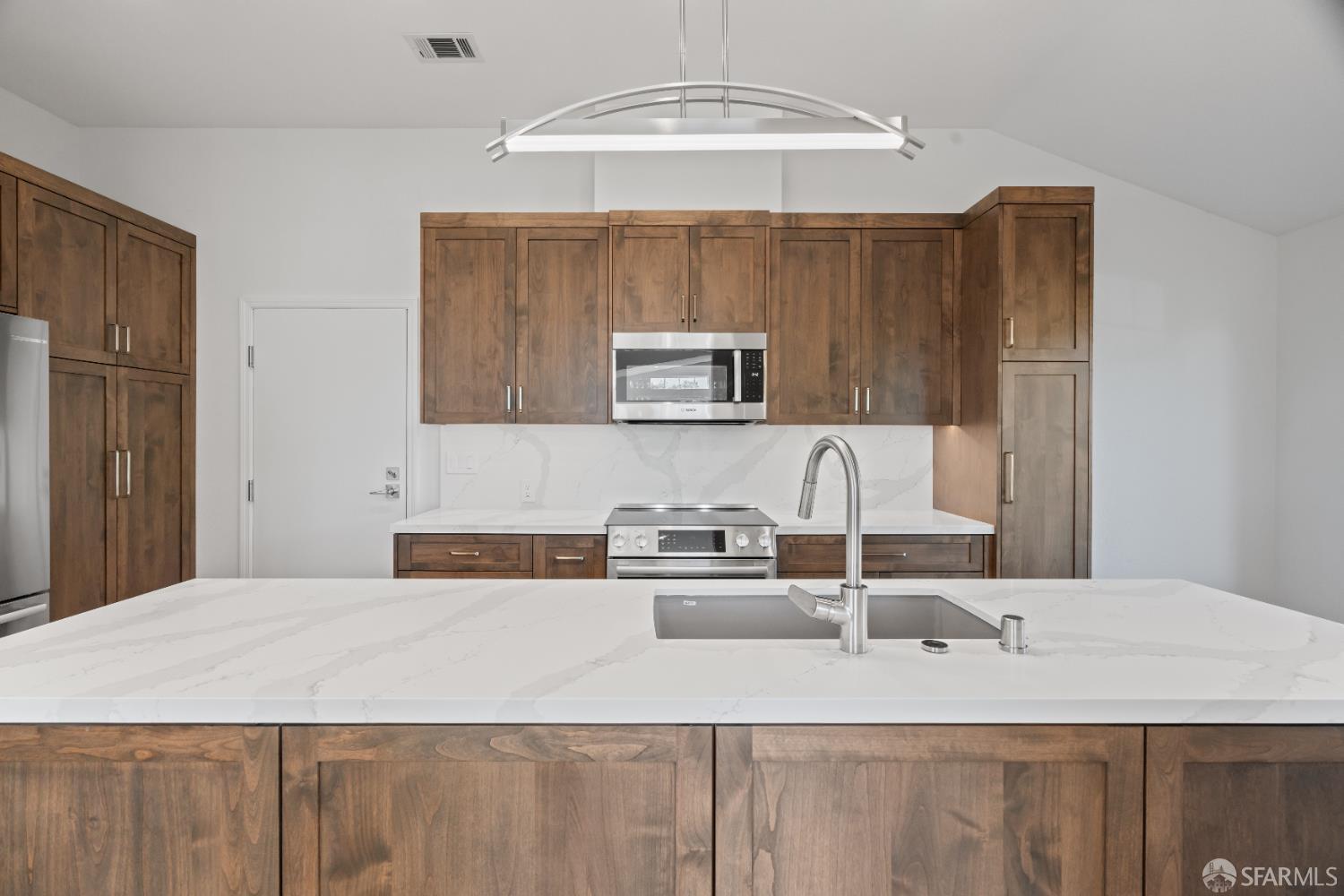 Detail Gallery Image 15 of 54 For 8779 Fruit Barn Ln, San Jose,  CA 95135 - 2 Beds | 2 Baths
