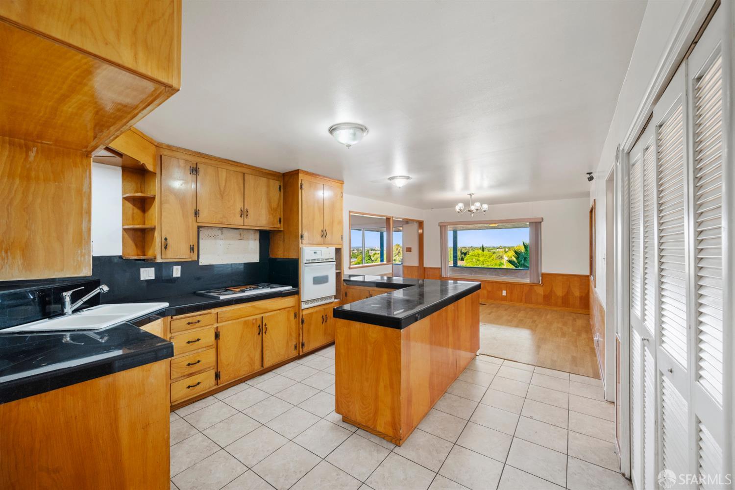 Detail Gallery Image 6 of 54 For 4257 Heights Ave, Pittsburg,  CA 94565 - 4 Beds | 3 Baths