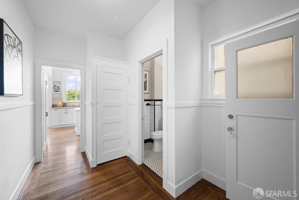 Detail Gallery Image 28 of 54 For 2270 Beach St, San Francisco,  CA 94123 - 3 Beds | 3/1 Baths