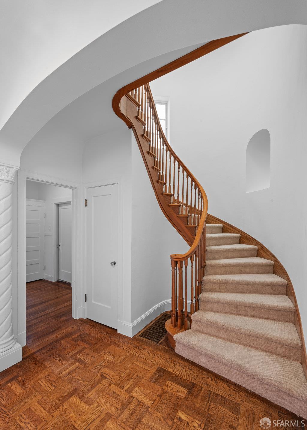 Detail Gallery Image 30 of 54 For 2270 Beach St, San Francisco,  CA 94123 - 3 Beds | 3/1 Baths