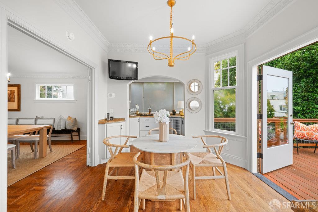 Detail Gallery Image 16 of 54 For 2270 Beach St, San Francisco,  CA 94123 - 3 Beds | 3/1 Baths