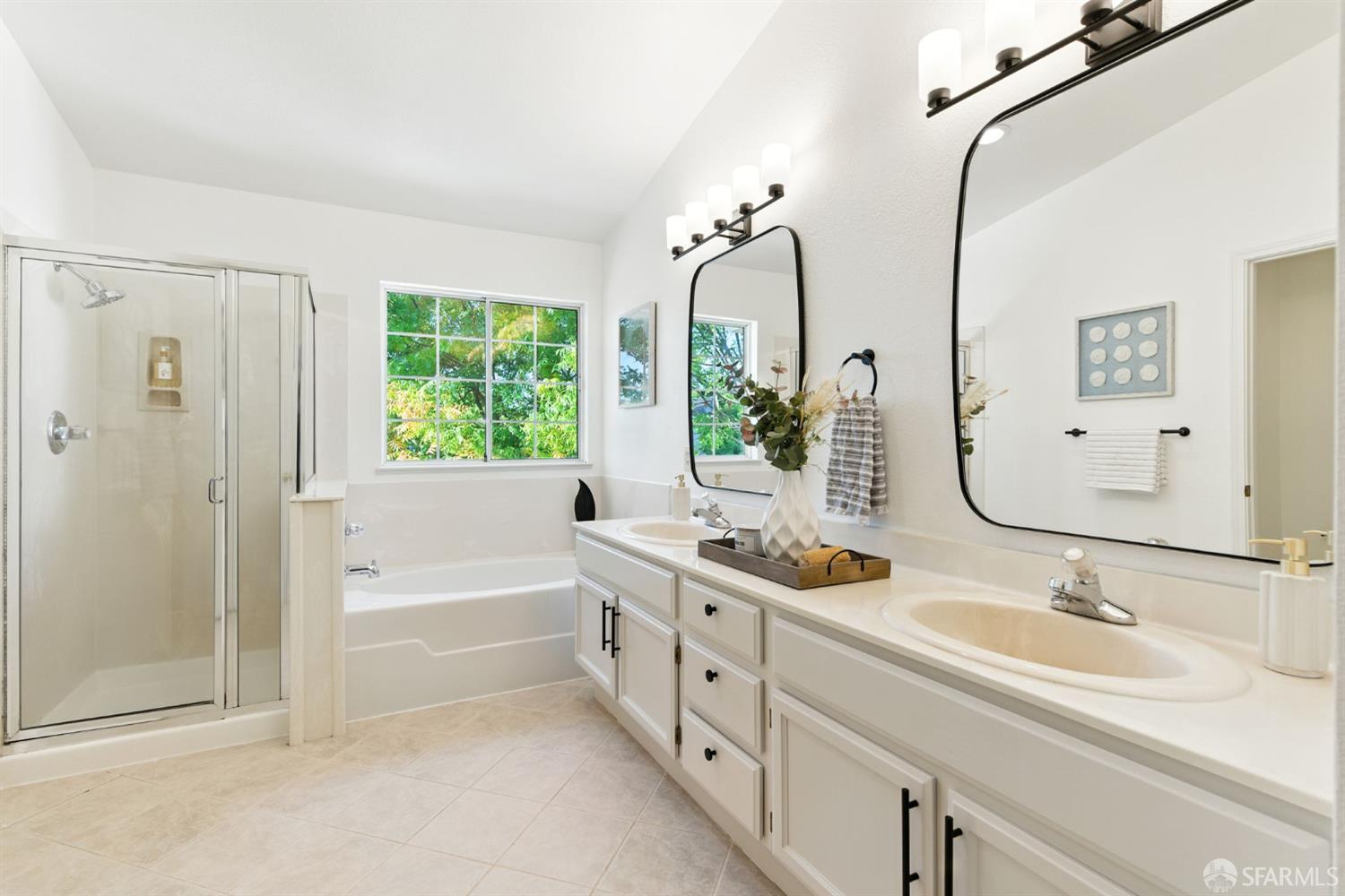 Detail Gallery Image 16 of 26 For 275 Brady Ct, Martinez,  CA 94553 - 4 Beds | 2/1 Baths