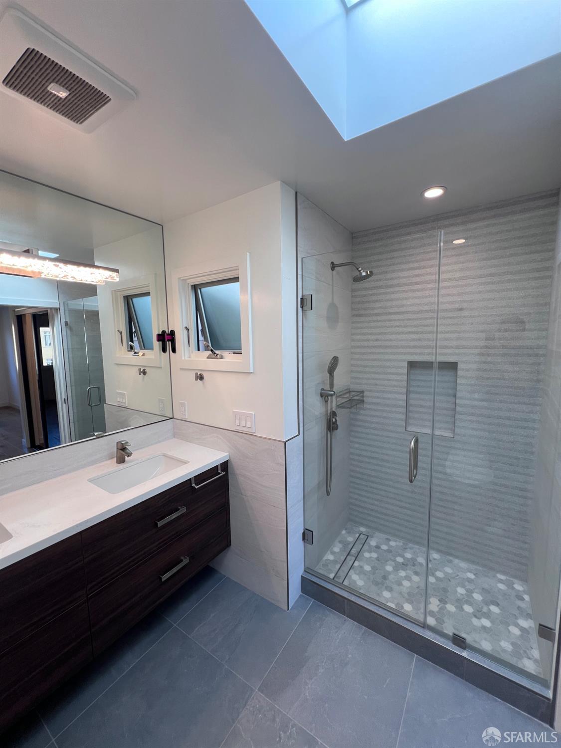 Detail Gallery Image 73 of 95 For 172 18th Ave #94121,  San Francisco,  CA 94121 - 7 Beds | 6/1 Baths