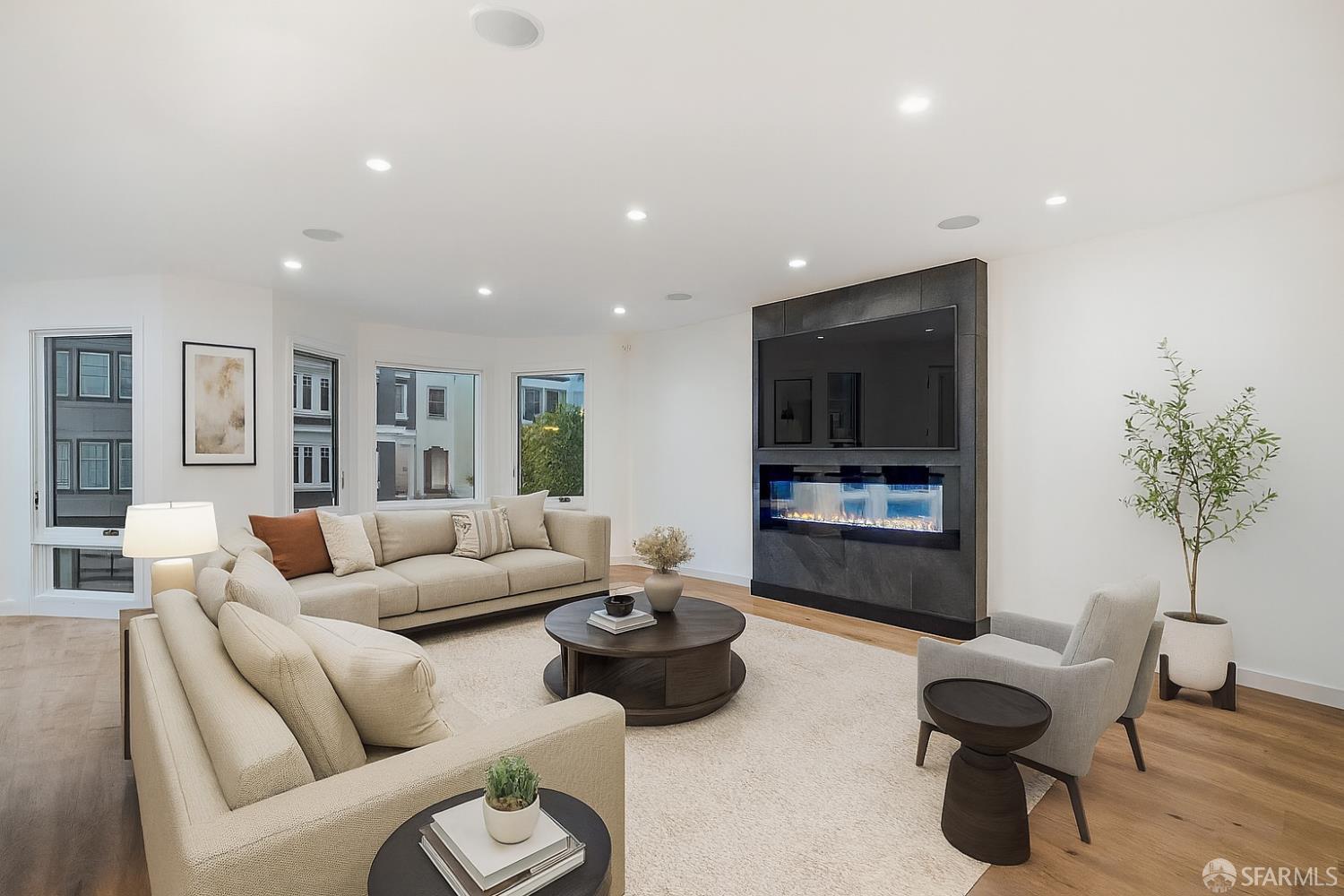 Detail Gallery Image 11 of 95 For 172 18th Ave #94121,  San Francisco,  CA 94121 - 7 Beds | 6/1 Baths