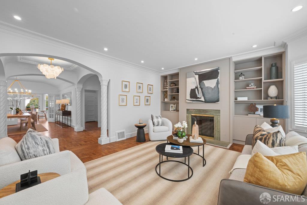 Detail Gallery Image 10 of 54 For 2270 Beach St, San Francisco,  CA 94123 - 3 Beds | 3/1 Baths