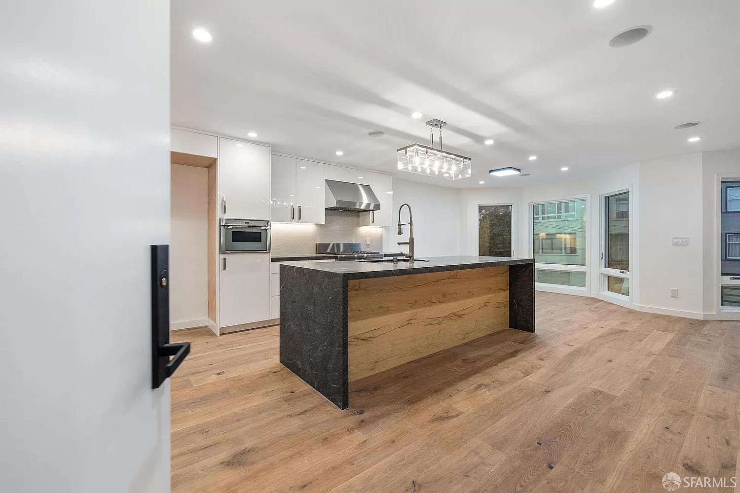 Detail Gallery Image 31 of 95 For 172 18th Ave #94121,  San Francisco,  CA 94121 - 7 Beds | 6/1 Baths